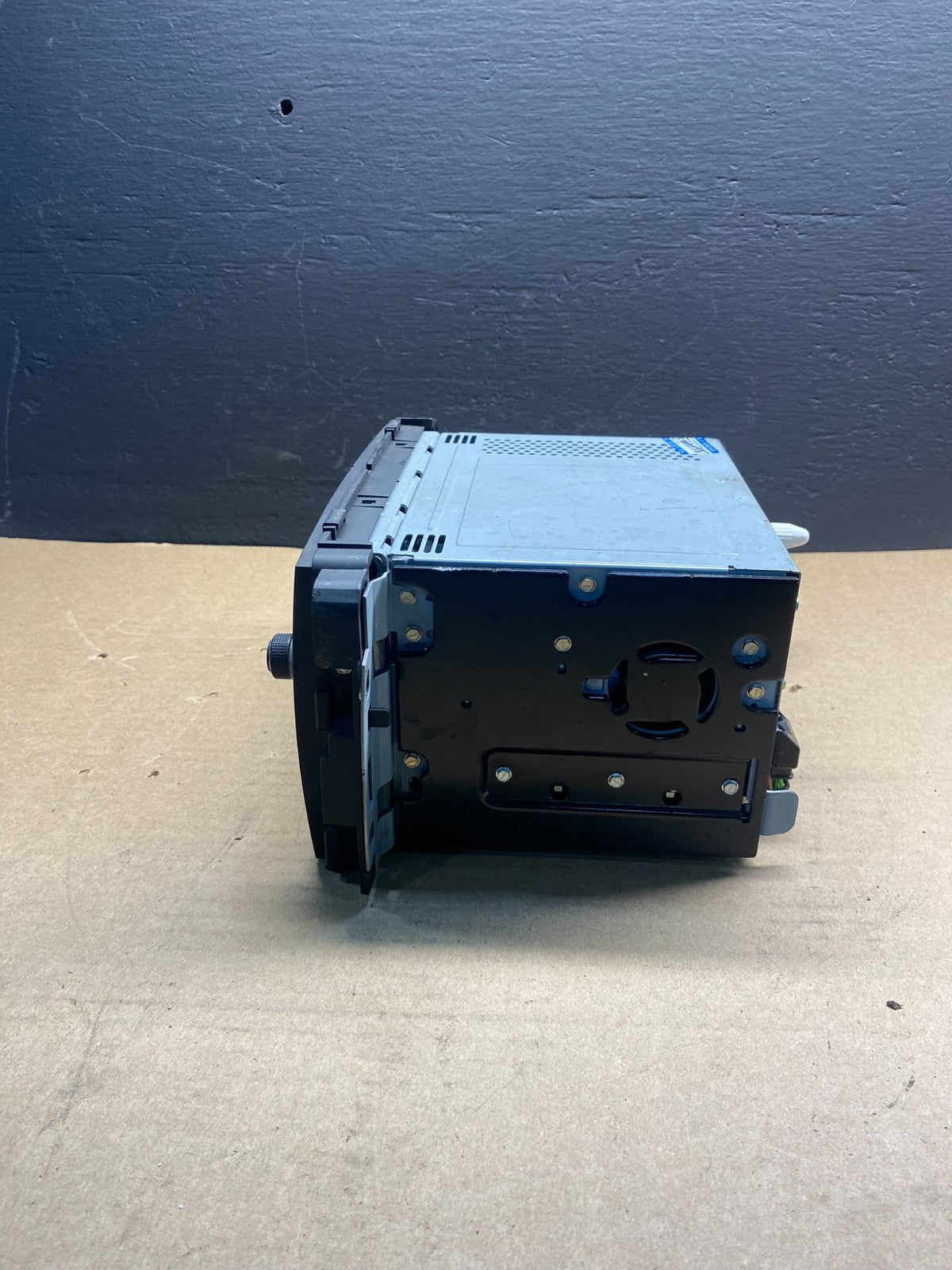 2007 - 2009 Saturn Outlook Navigation Radio CD Player Radio Aux Input  AB7170 DG1