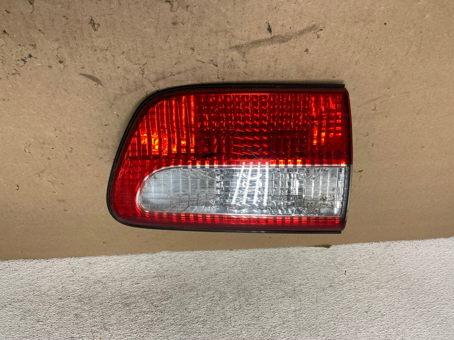 2001 - 2003 Toyota Sienna Right Passenger Rh Side Inner Tail Light AG4229 LK0