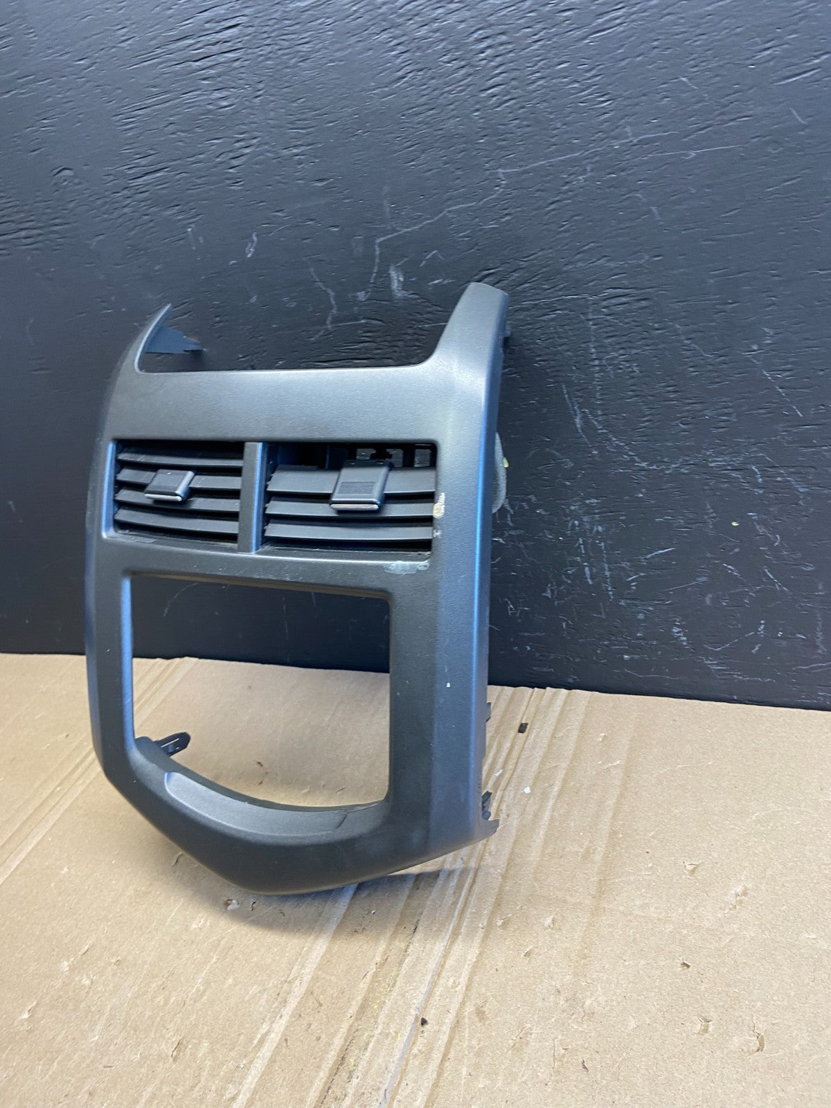 2012-2016 Chevrolet Sonic Center Dash Radio Air Vent Trim Bezel ab8852 DG2