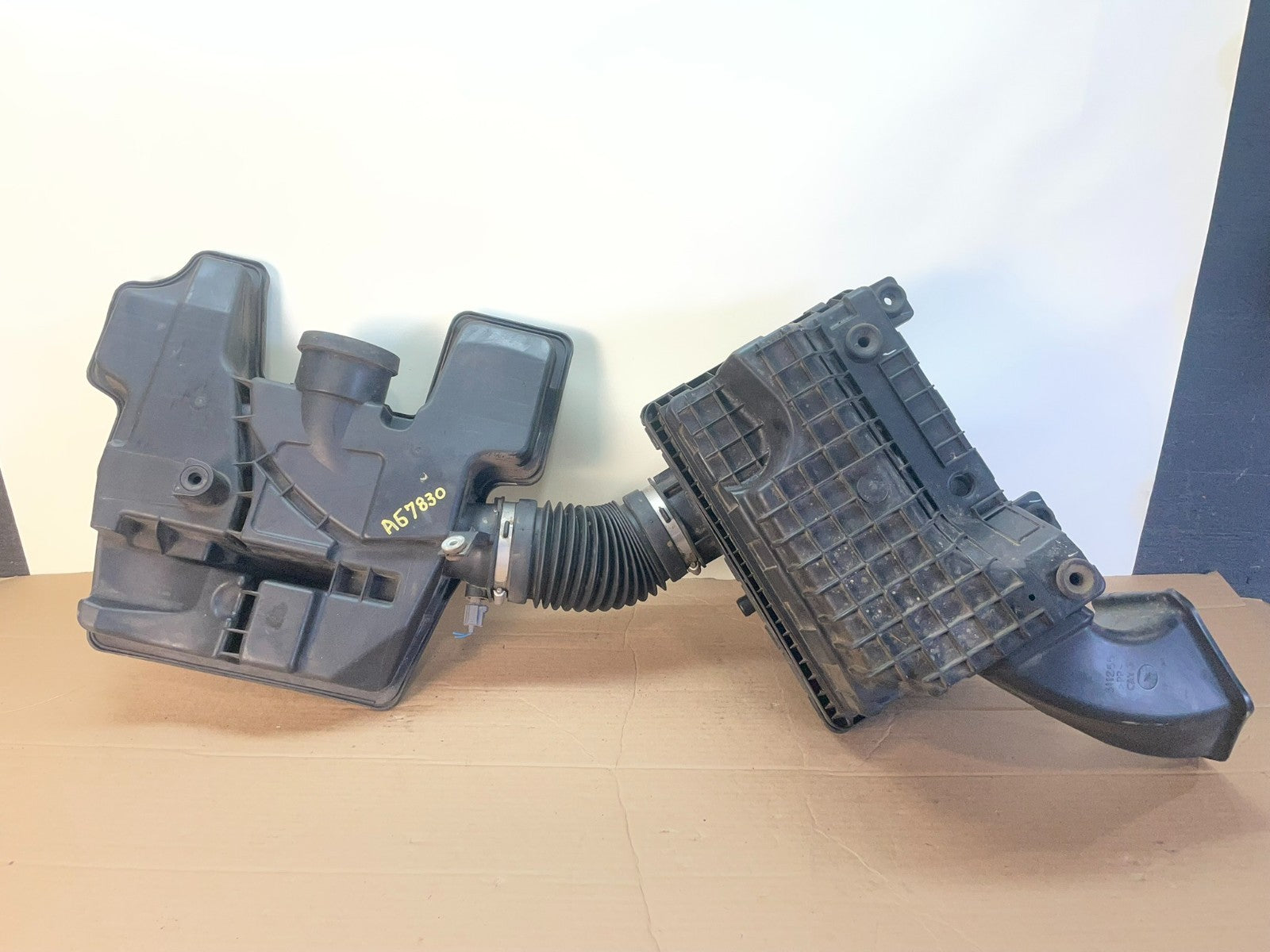 2002-2018 Dodge Ram 1500 4.7L V8 Air Cleaner Filter Box ag7830 DG4