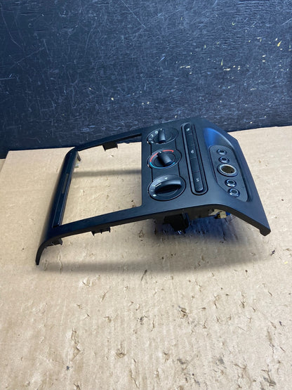 2004 to 2008 Ford F150 Radio Climate Dash Bezel Surround Black ai5929 DG1