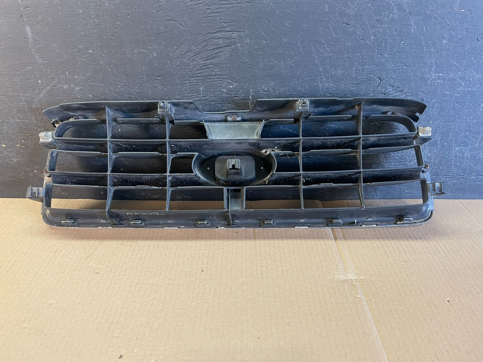 2003 to 2005 Subaru Forester Front Upper Grill Grille AE3490 DG3