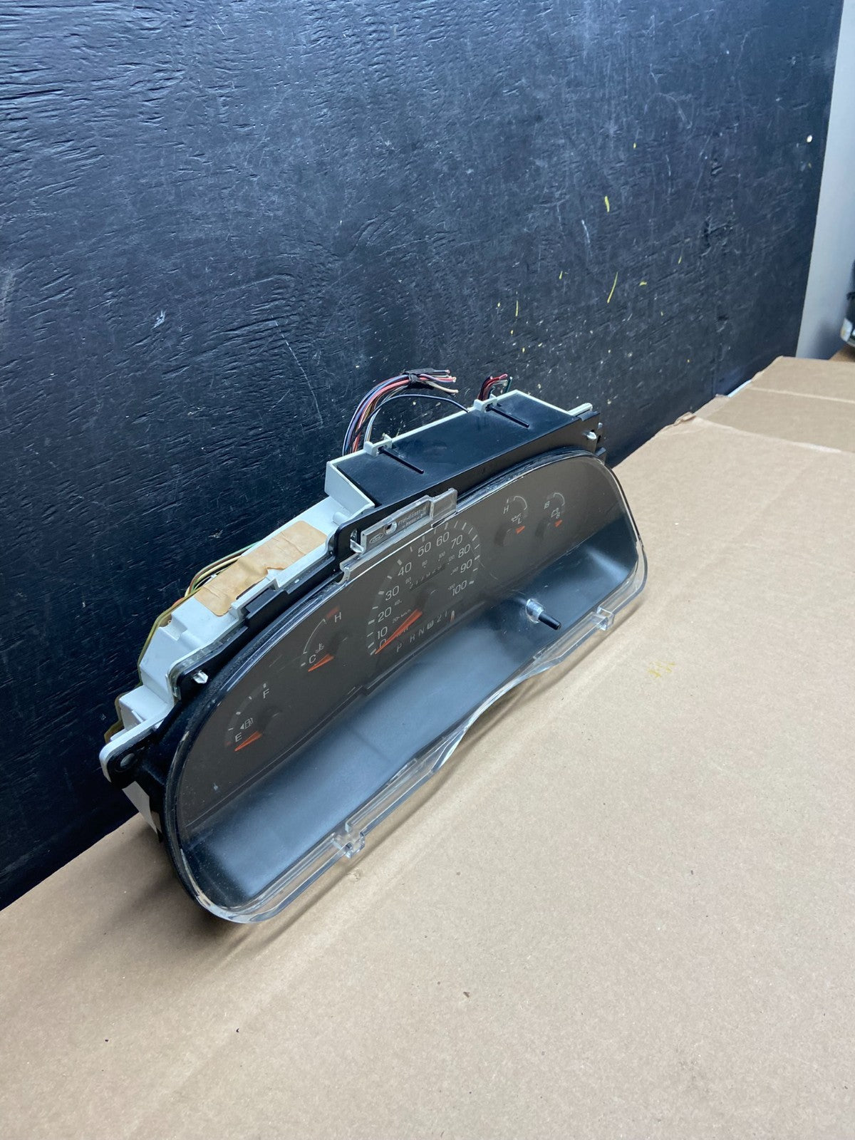 1997 to 2003 Ford E350 VAN Gauge Speedometer Cluster Oem t4310 DG3