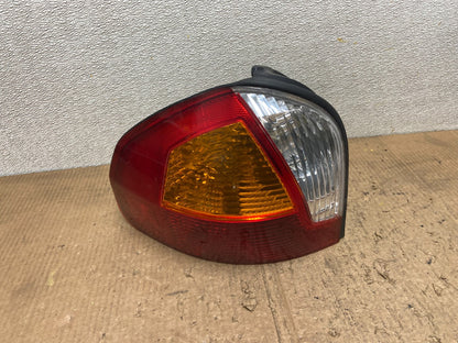 2001-2004 Hyundai Santa Fe Left Driver LH Side Tail Light OEM AA8514 LK0