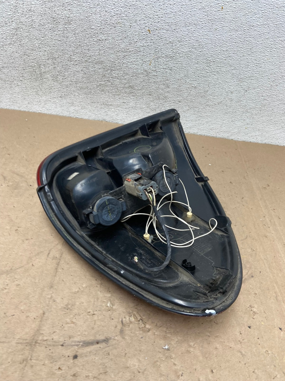 2001-2003 Dodge Grand Caravan Right Passenger RH Side Tail Light AG5416 LK6