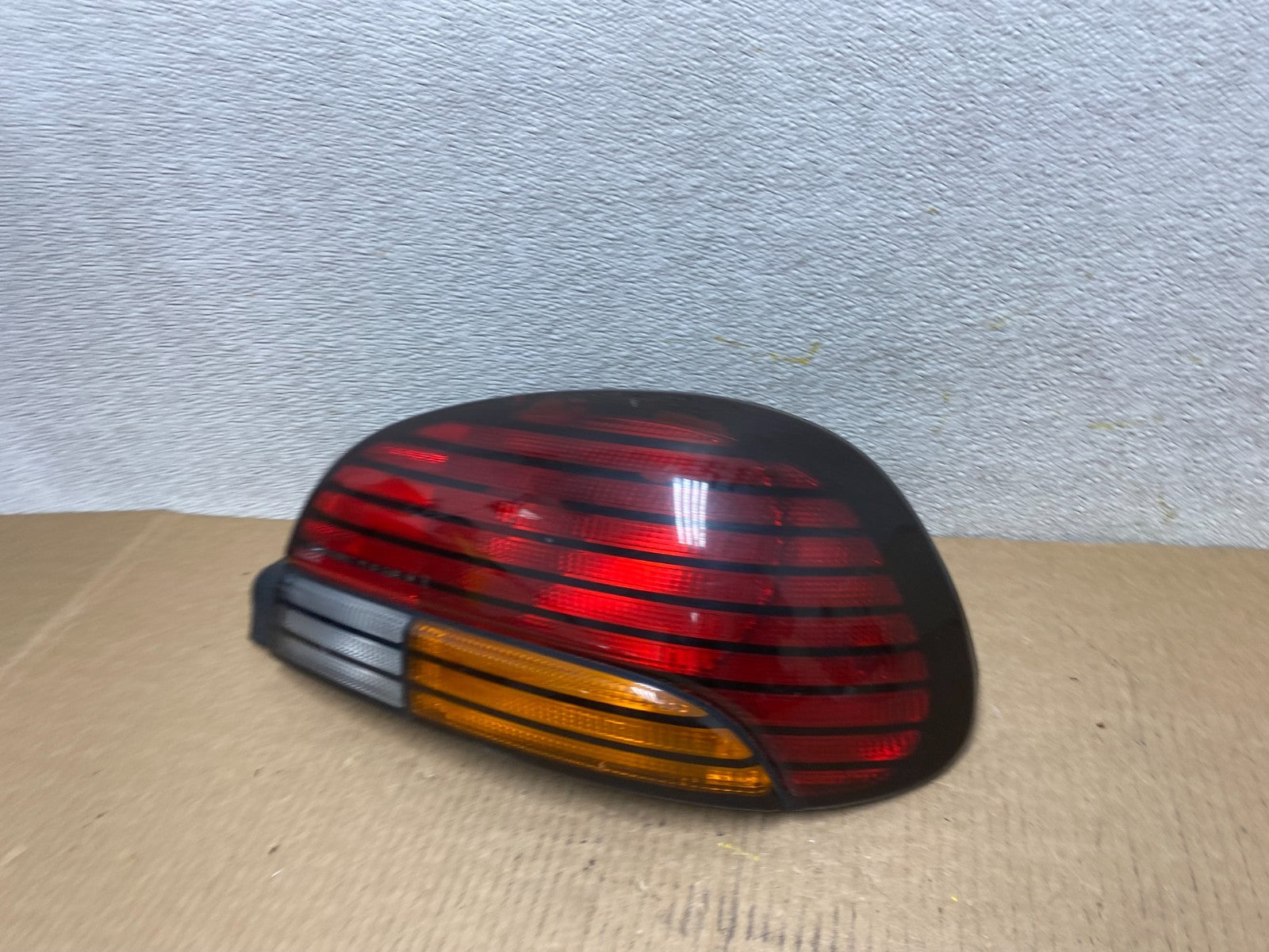 1996-1998 Pontiac Grand AM Right Passenger RH Side Tail Light OEM W3843 DW1