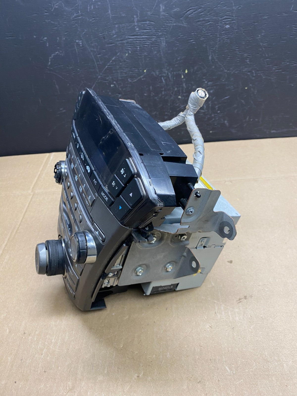 2007 to 2009 Acura Mdx Radio Stereo 6 CD Player Climate Control Pan OE ab9198 DG4