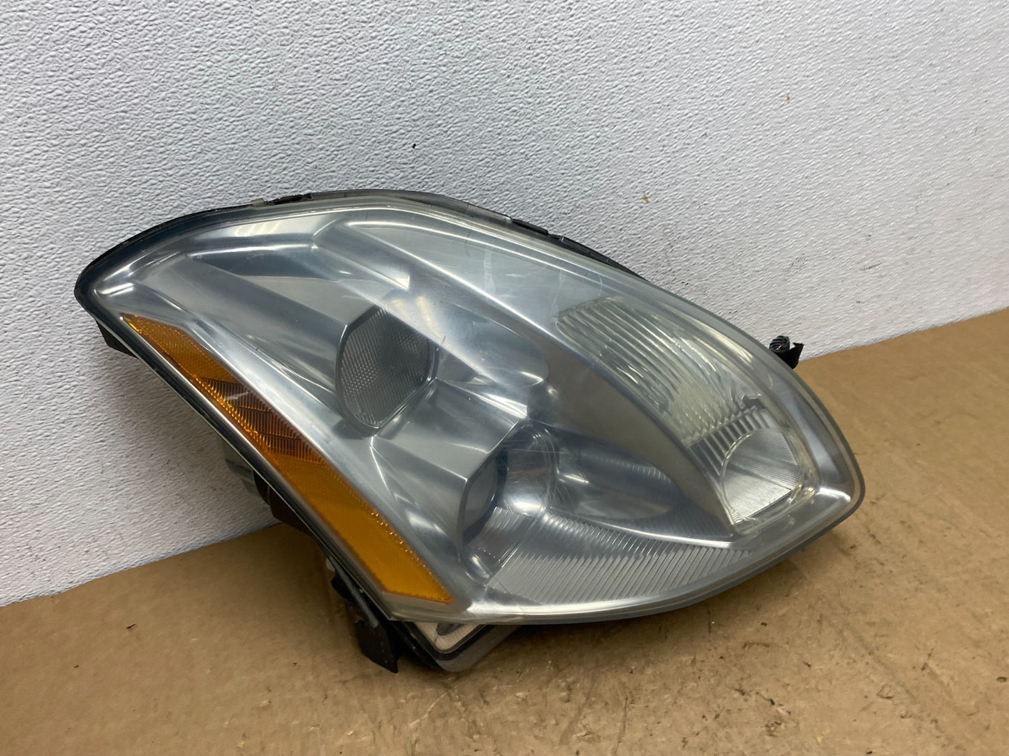 2004 2005 2006 Nissan Maxima Right Passenger Side Headlight Xenon HID AD1396 DW2