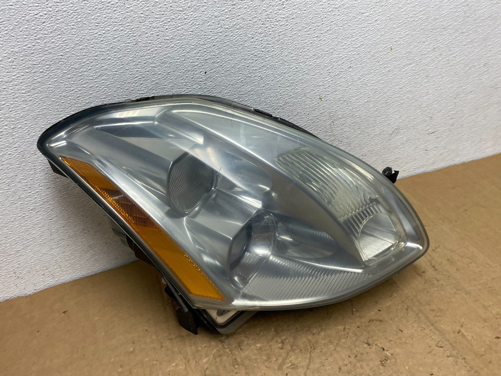 2004 2005 2006 Nissan Maxima Right Passenger Side Headlight Xenon HID AD1396 DW2