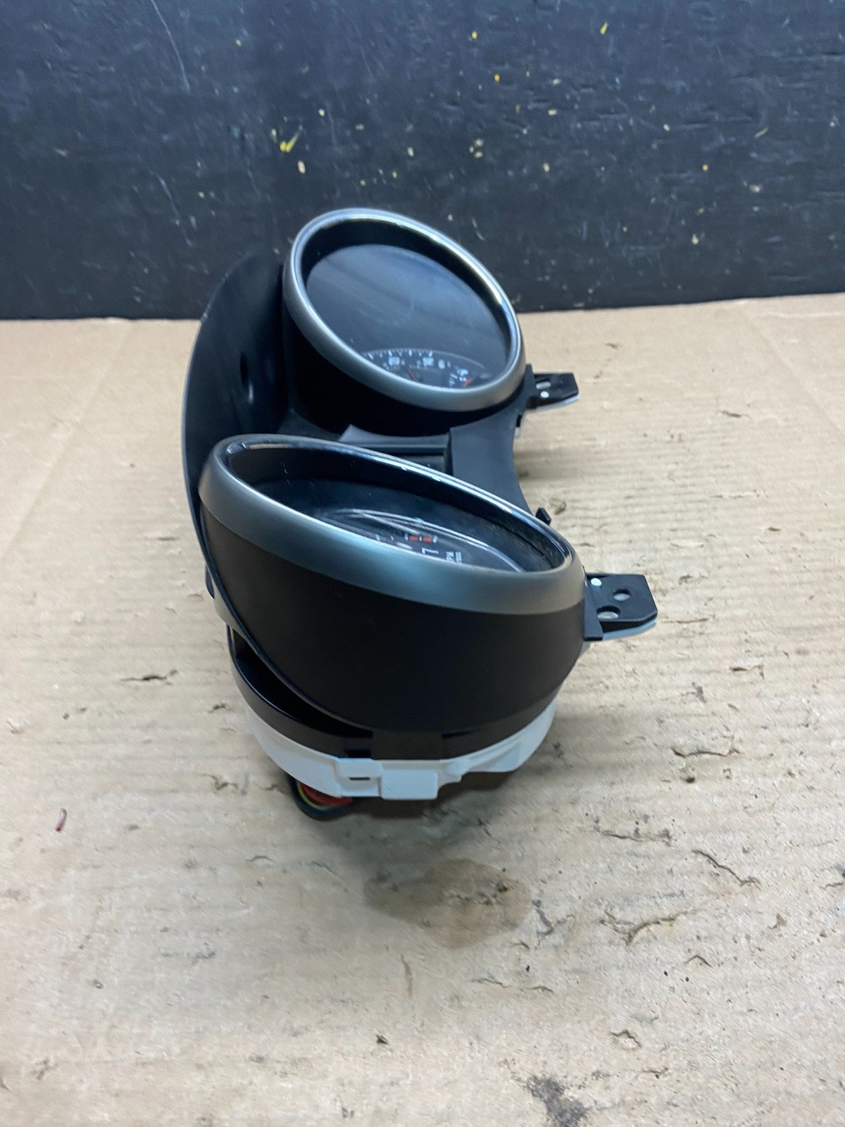 2011 Jeep Grand Cherokee 3.6L Speedometer Gauge Cluster OEM Q2672 DG1