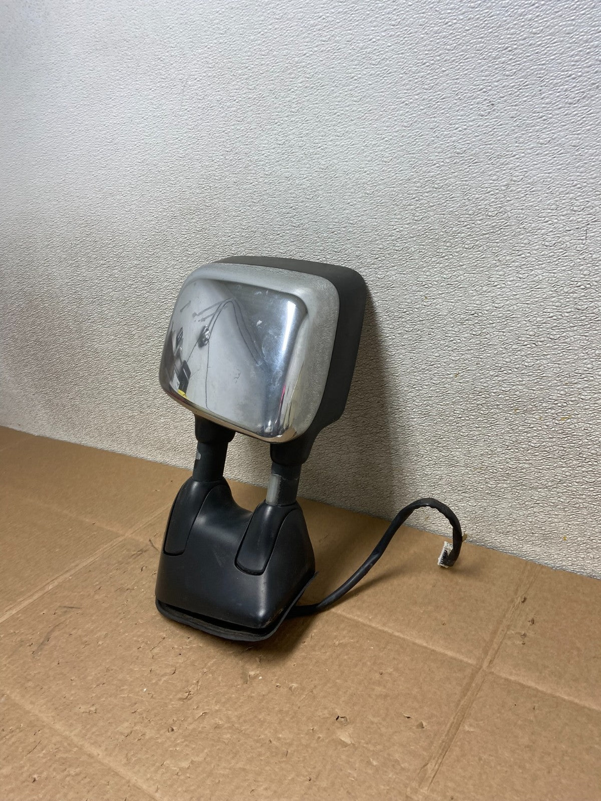 2004 to 2015 Nissan Titan SE Left Driver LH View Door Heated  Mirror Y8686 MS1