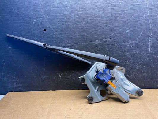 2010 to 2014 Subaru Outback Rear Windshield Wiper Motor AD75330