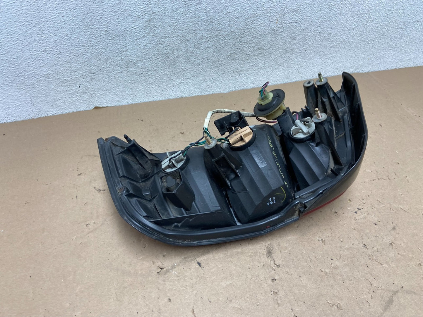 2002 to 2003 Mitsubishi Galant Left Driver LH Side Tail Light AG43255