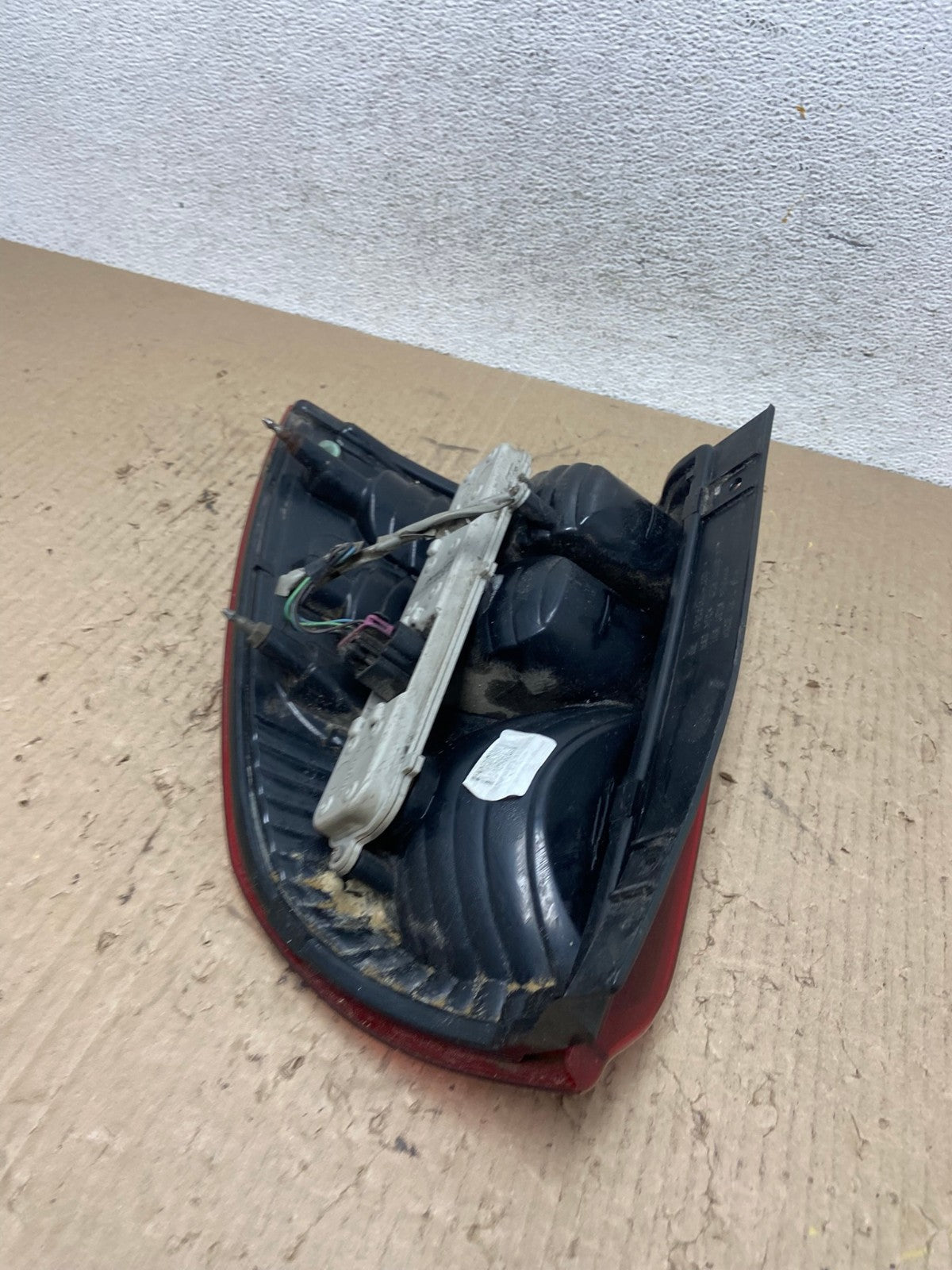 2004 to 2007 Buick Rainier Left Driver LH Tail Light AF7221 LK6
