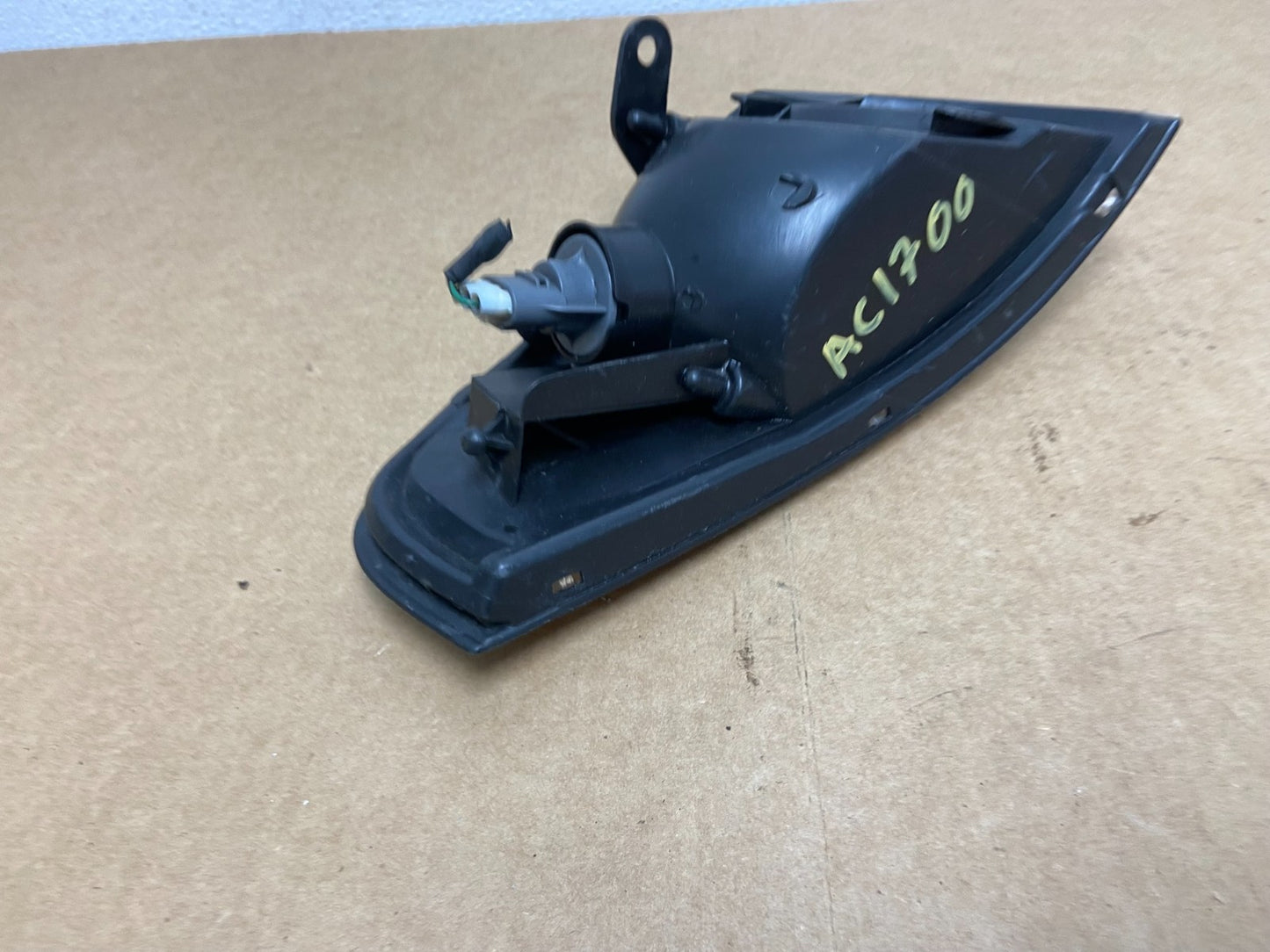 1996 to 1998 Mazda MPV Front Left Driver LH Side Turn Signal AC1700 DG5