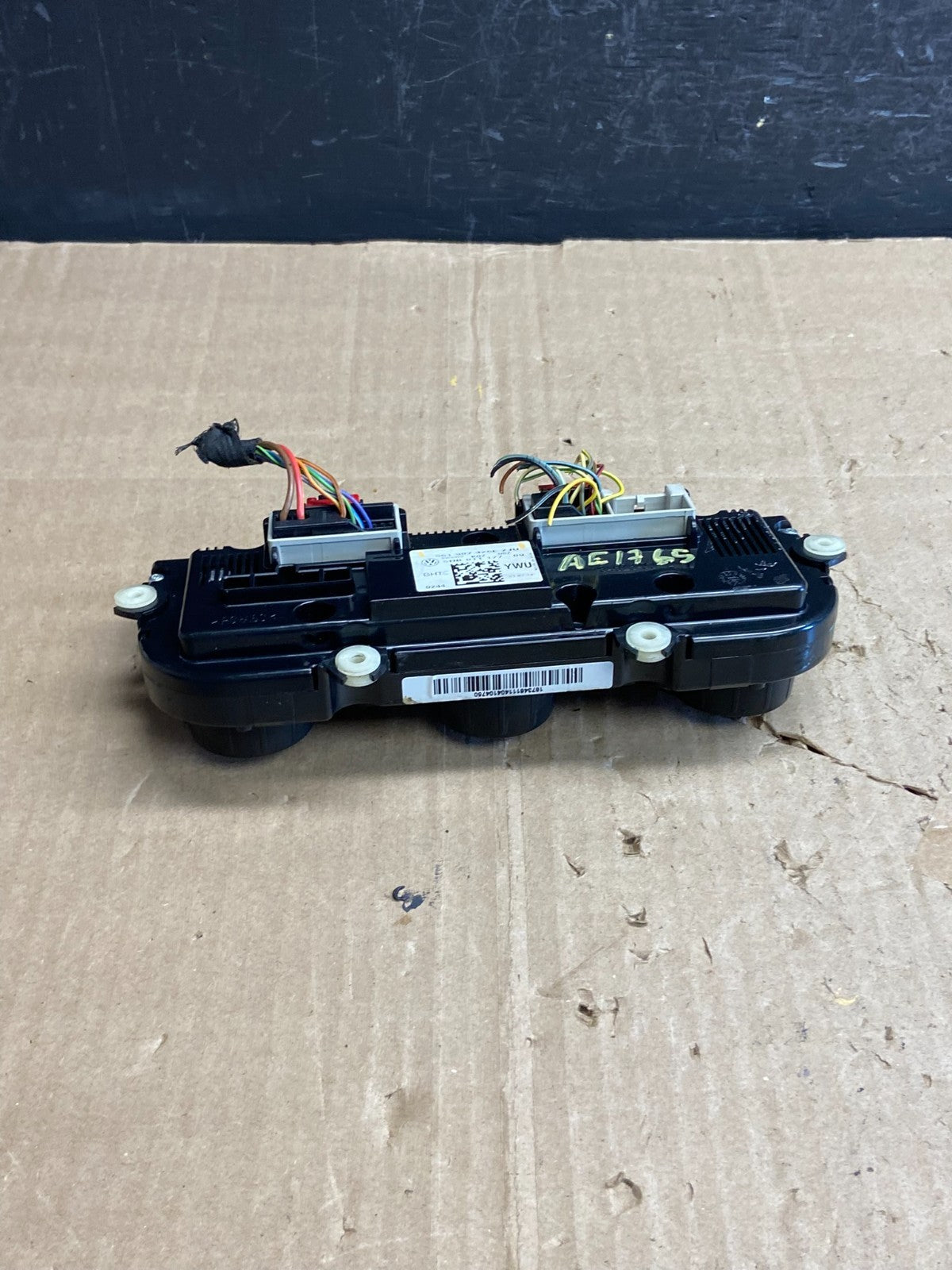 2012 - 2015 Volkswagen Passat Center Climate Control Panel AC Heater AE1765 DG3
