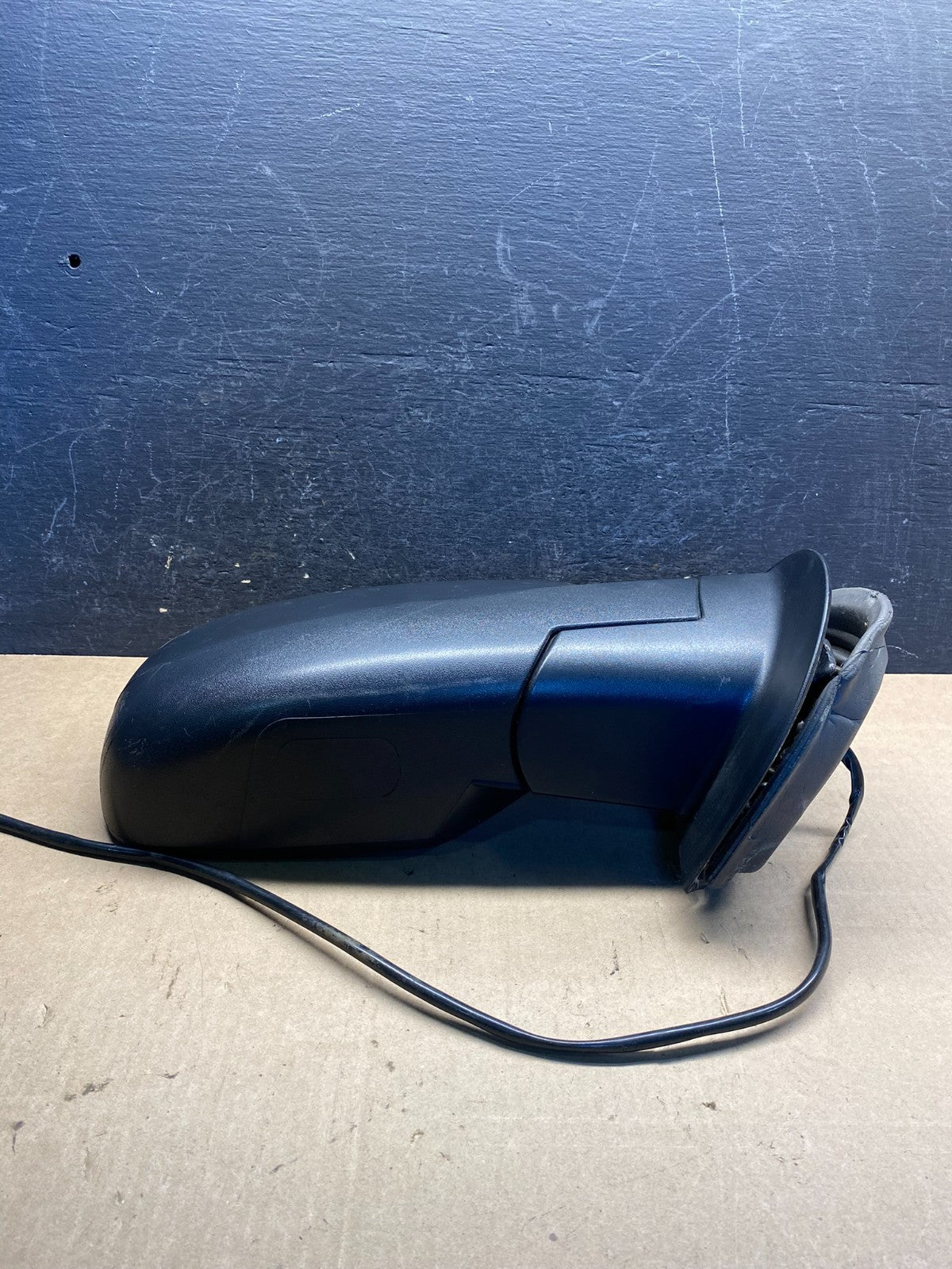 2007-2013 Chevrolet Tahoe Silverado Suburban Right Passenger Mirror AG3191 DG2