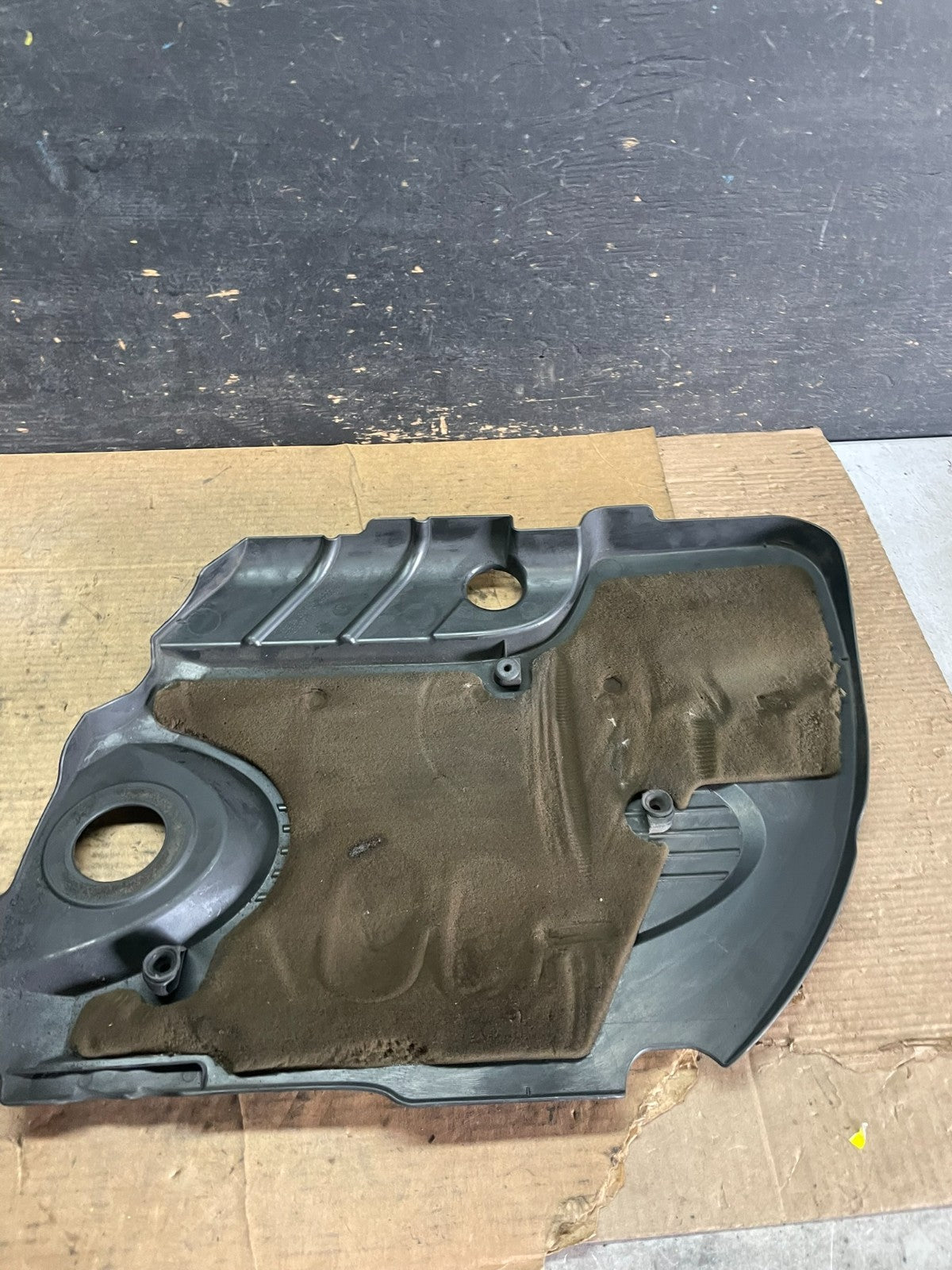2006 2011 Chevrolet Impala V6 VVT Engine Cover Shield OEM Q9833 DG5