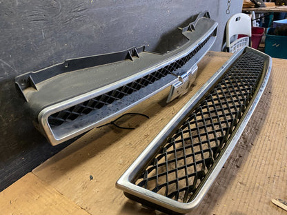 2007 to 2014 Chevrolet Avalanche Front Upper Lower Set Grill Grille Oem S5831 DG2