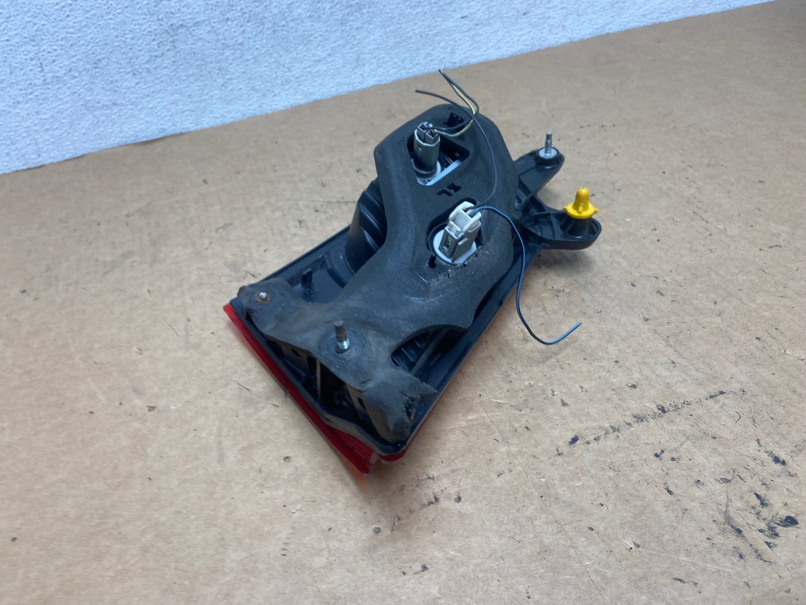 2010-2014 Subaru Outback Left Driver Lh Side Inner Tail Light AD4794 LK3