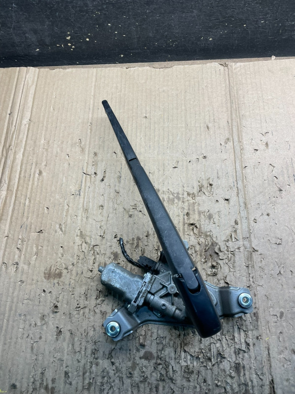 2014-2021 Dodge Durango  Tailgate Back Door Rear Wiper Motor Wiper X3992 DG0