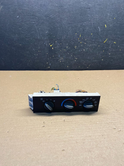 2001 - 2007 GMC Chevrolet Express 1500 Climate Control A/C S2576 DG0