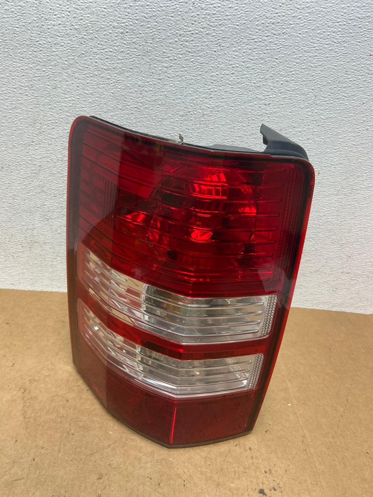 2008 to 2012 Jeep Liberty Left Driver Side Lh Tail Light AE3144 LK0