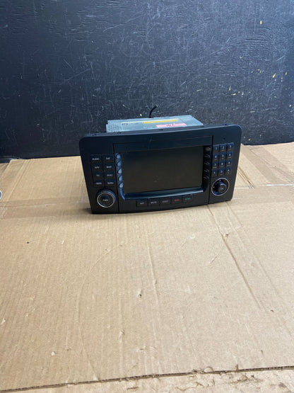 2006 2007 2008 Mercedes ML350 GL450 Radio Navigation Screen Display af2742 DG0