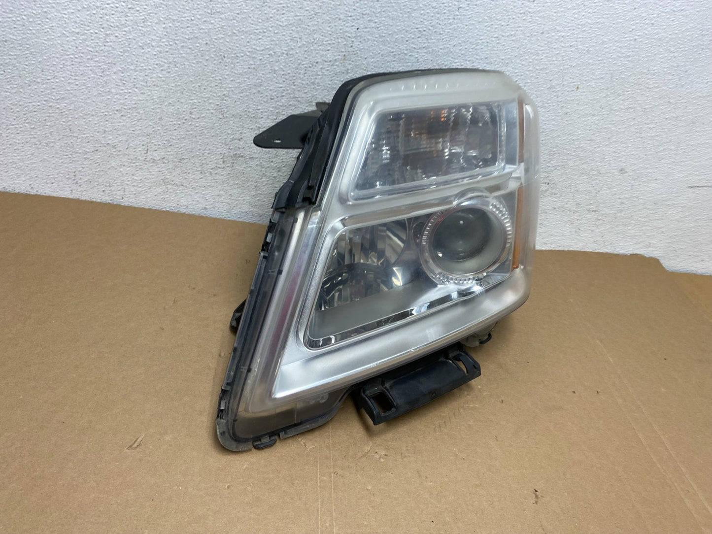 2010 to 2015 GMC Terrain Halogen Left Driver Lh Side Headlight AD7868 DW2