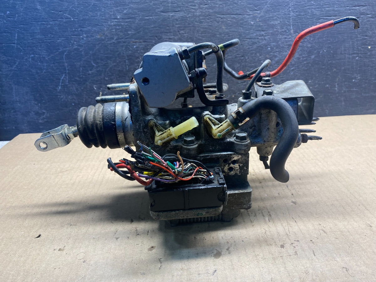 2010 - 2015 Toyota Prius ABS Brake Pump Anti Lock Module ah1710 DG1