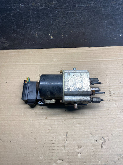 2006 2007 Ford E250 E350 Econoline Anti-Lock ABS Antilock Brake Pump AH9992 DW1