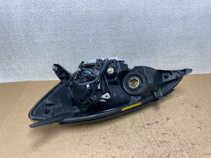 2004-2005 Toyota Sienna Right Passenger RH Xenon Headlight OEM W7723 DW8