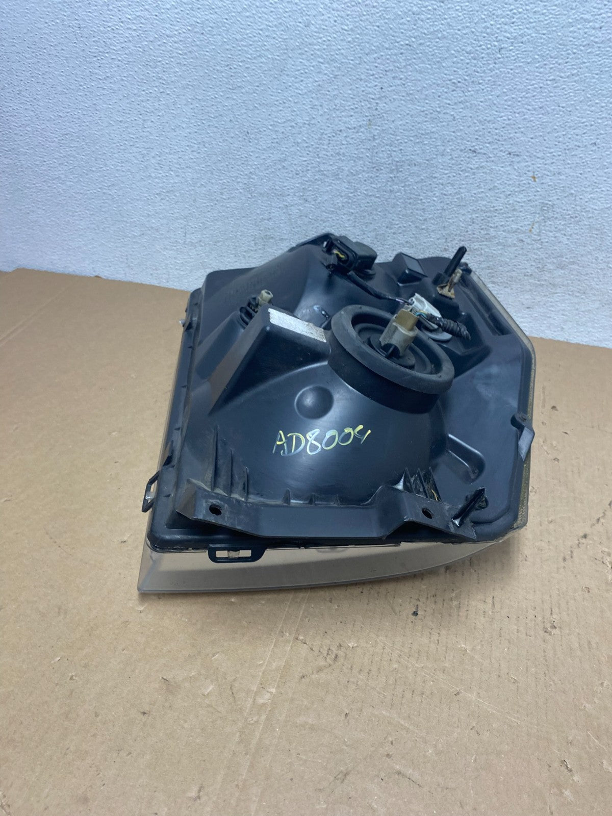 2008-2014 Ford Econoline E150 E250 E350 Right Passenger Headlight AD8004 DW8