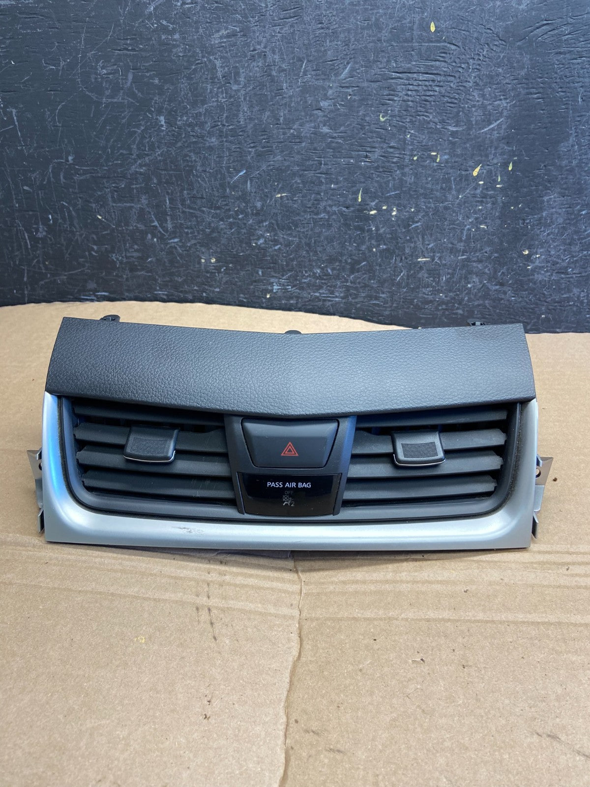 2016-2018 Nissan Altima Center Dash Vents Ac Air Vent Trim Panel Bezel AF1793 DG0