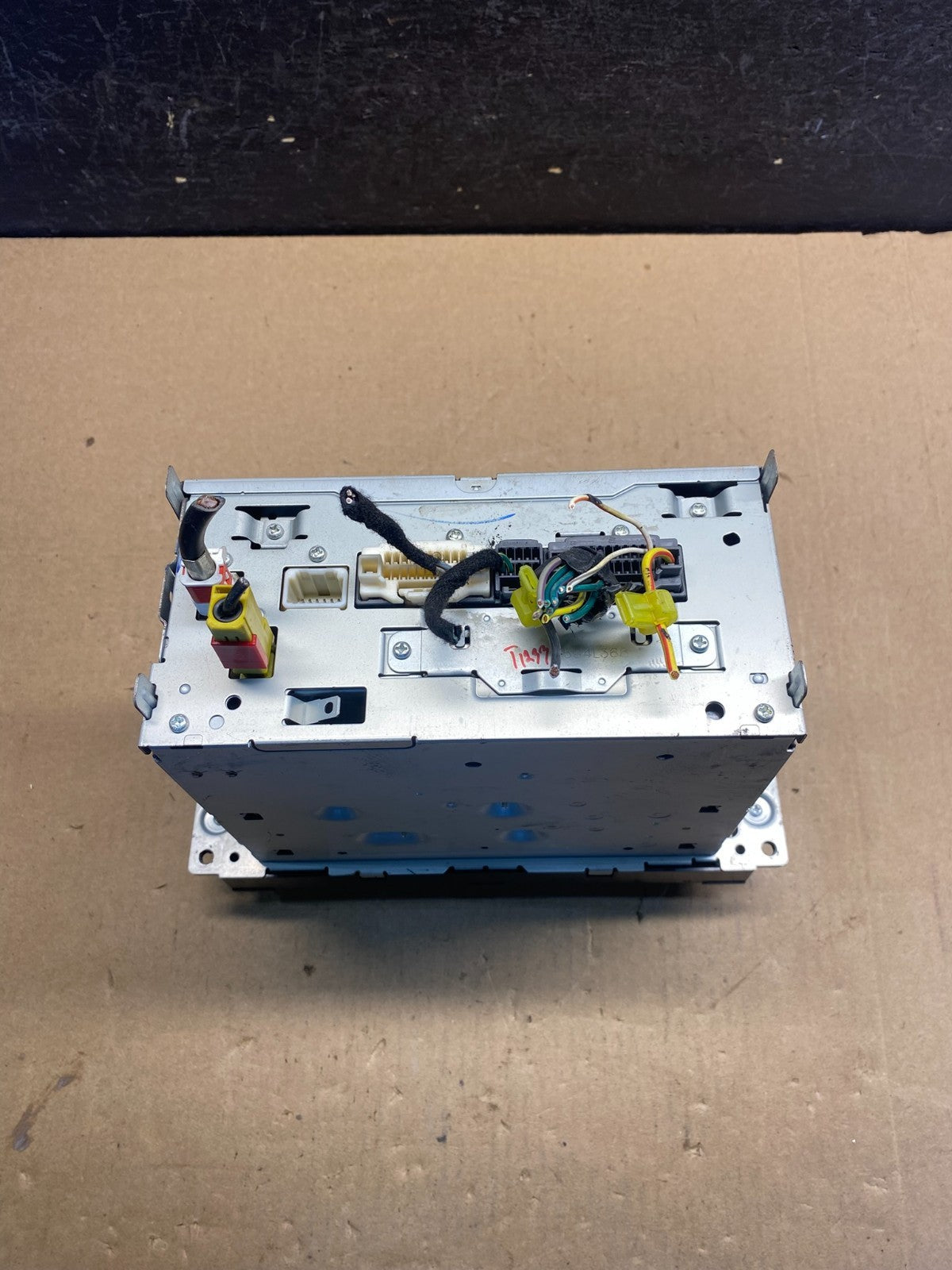 2011-2016 Chrysler Town Country Screen Display Player Satelite Radio AE7448 DW5