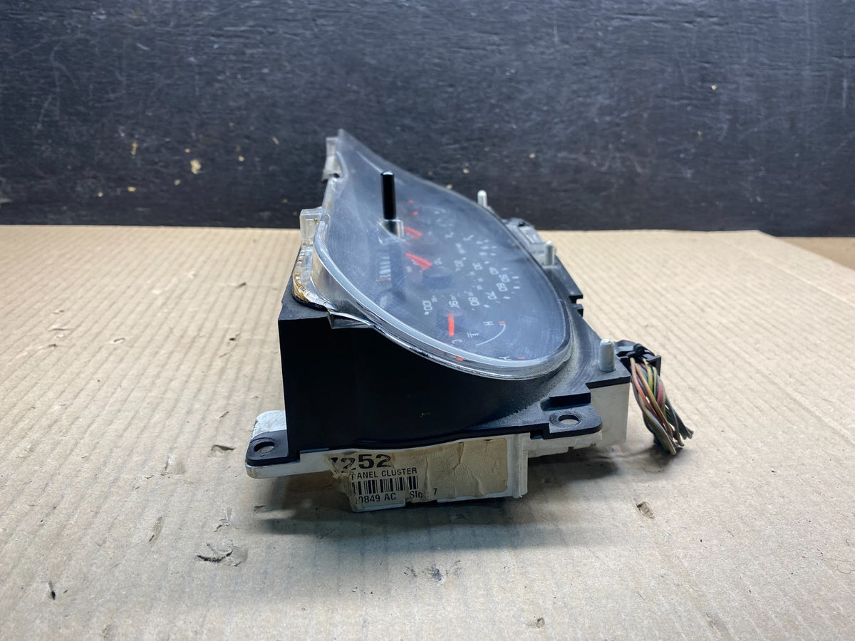 2006 Ford E350 Gauge Speedometer Cluster AI4856 DW3