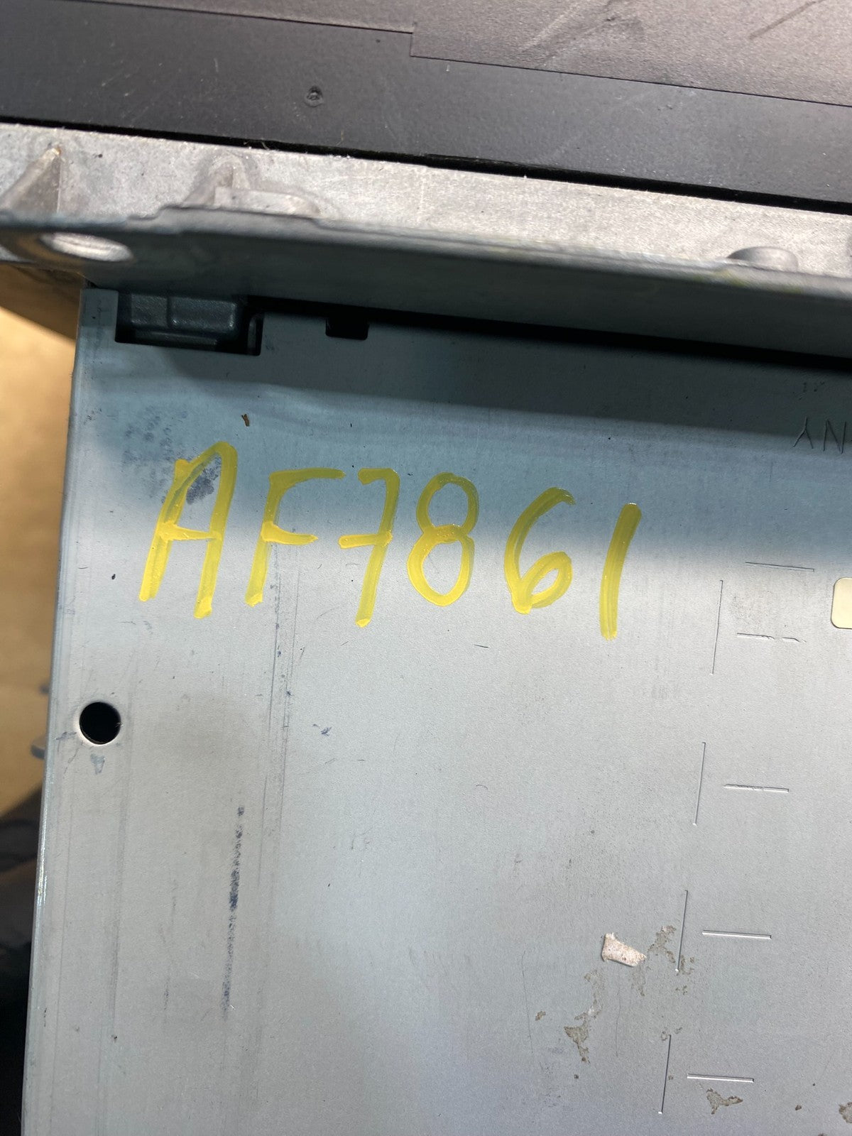 2004 2005 2006 Mercedes S430 S500 Radio Navigation Screen Display AF7861 DG7