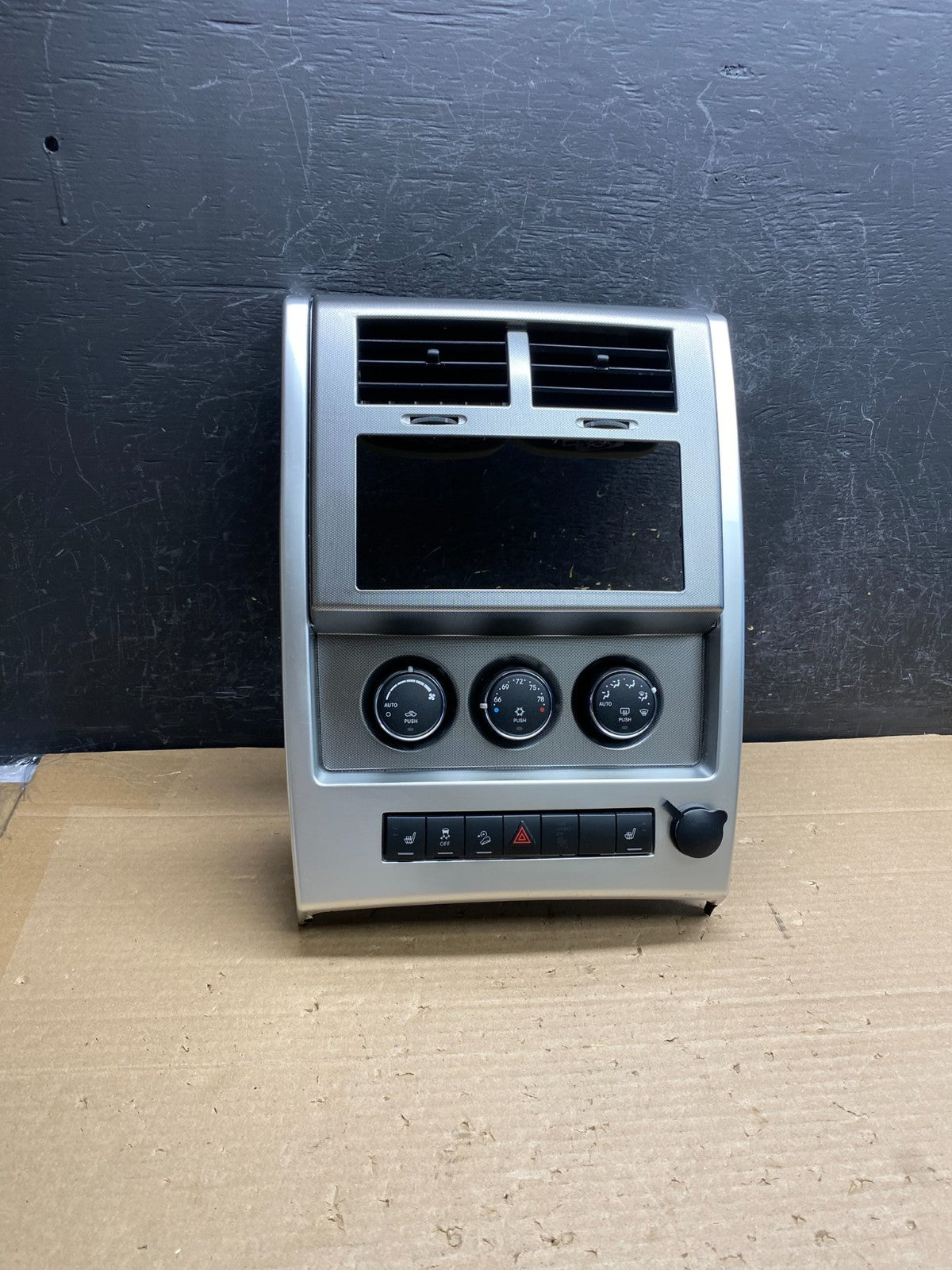 2008 to 2012 Jeep Liberty Dash Climate Temperature Control Radio Bezel AG6397 DG0