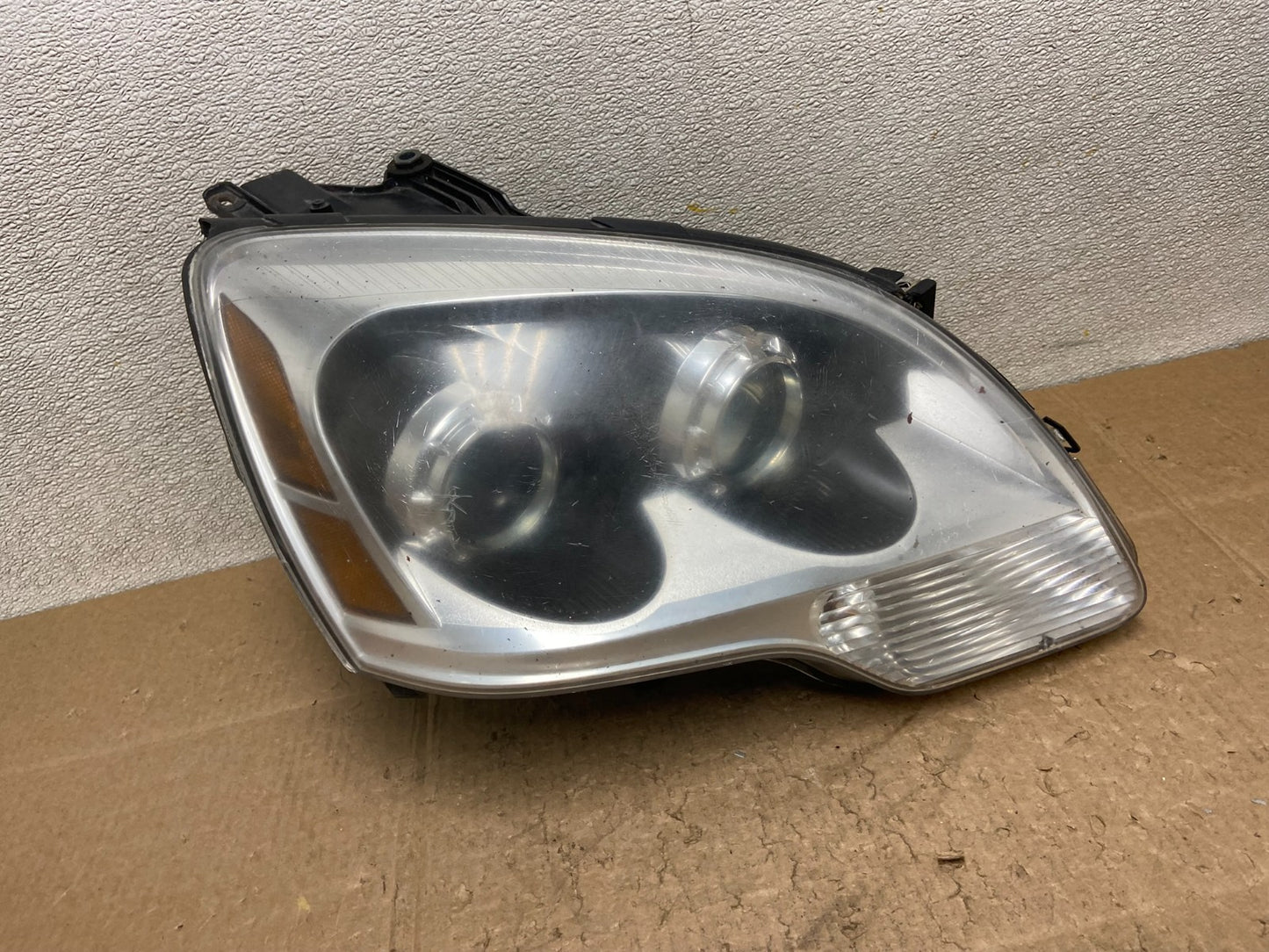 2007-2012 Gmc Acadia Halogen Headlight Right Passenger Side Oem Z0977 DW0