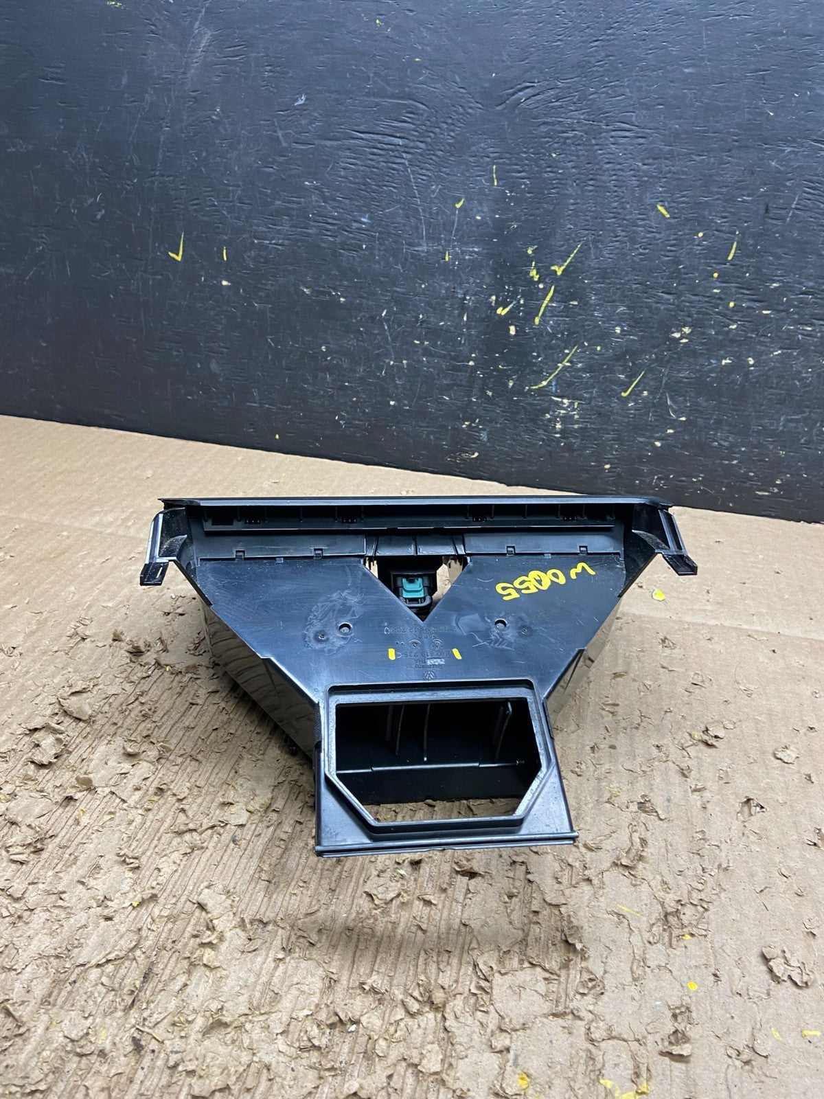 2005 - 2010 Volkswagen Jetta Rabbit Center Cosnole Dash Air Vent W0055 DG4