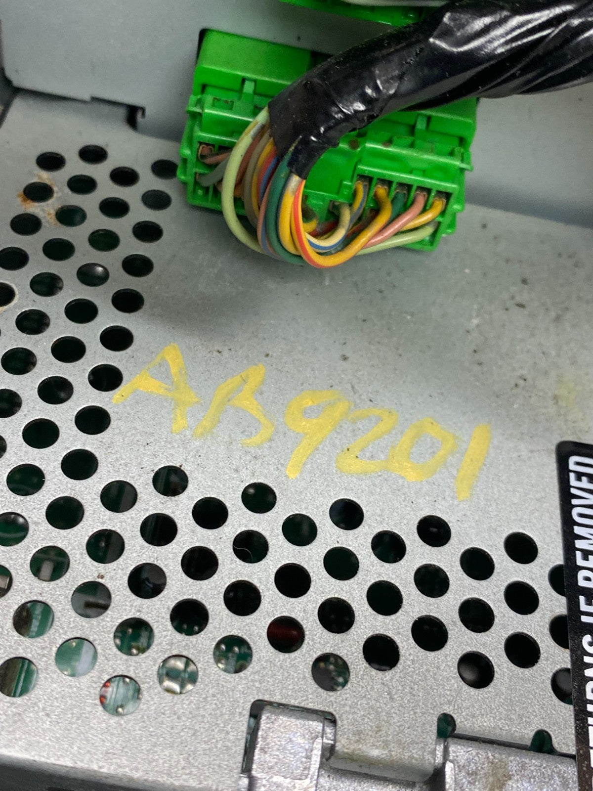 2003 to 2007 Honda Accord Radio CD Player Climate Control Switch AB92017