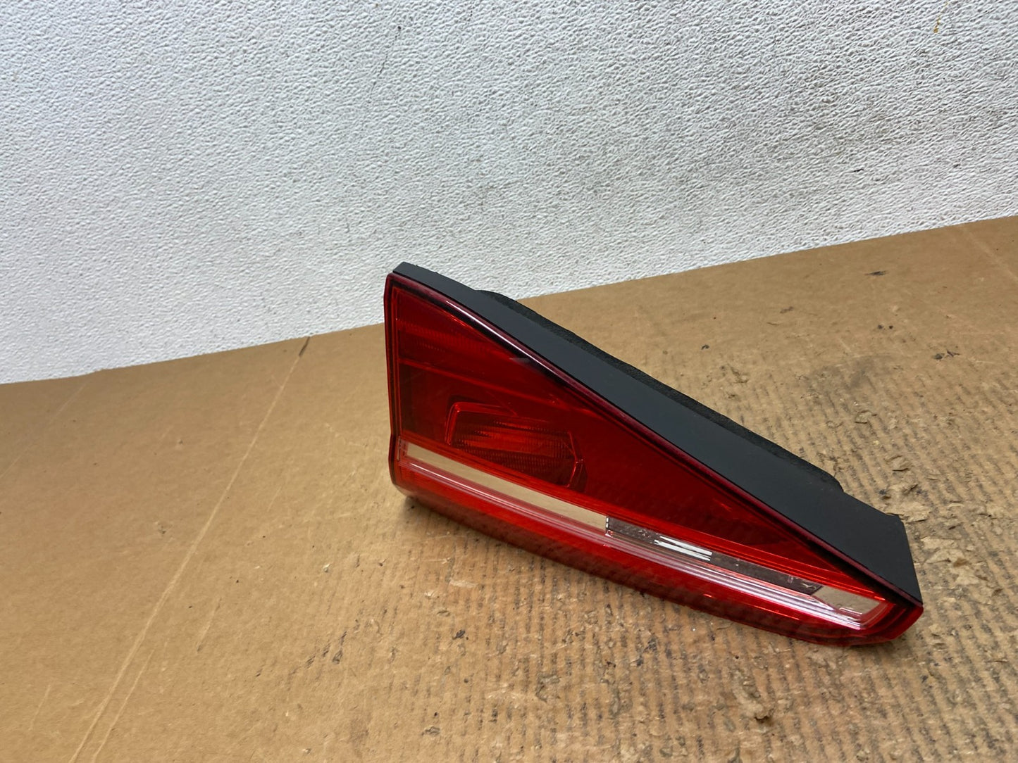 2016-2019 Volkswagen Passat Left Driver Side Inner Tail Light AE27701
