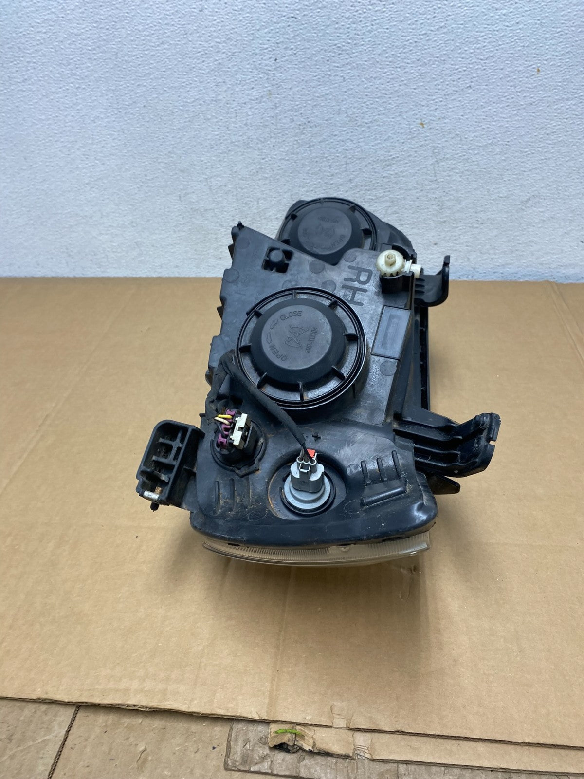 2012 to 2015 Chevrolet Sonic Right Passenger Headlight AD0716 DW6