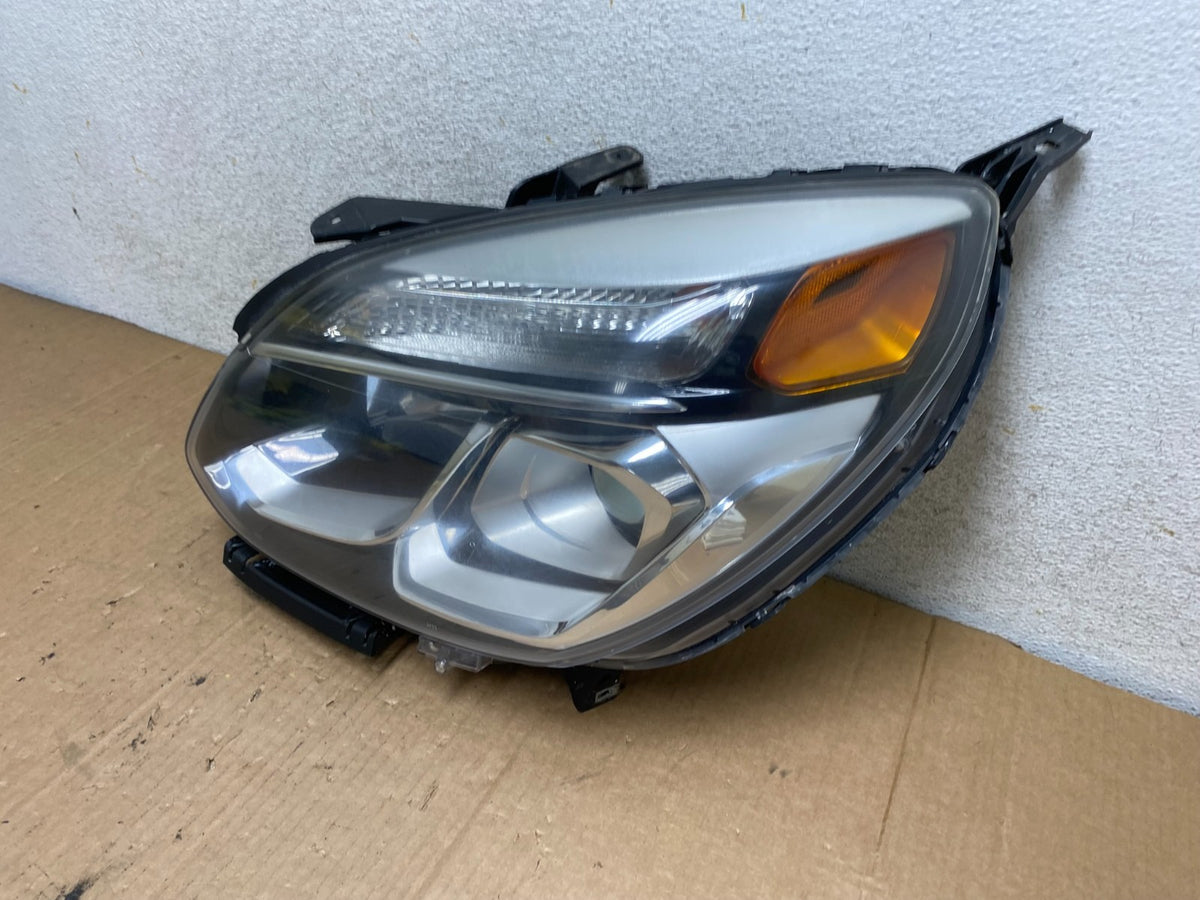 2016-2018 Chevrolet Equinox Left Driver LH Halogen Headlight AI8867 DW1