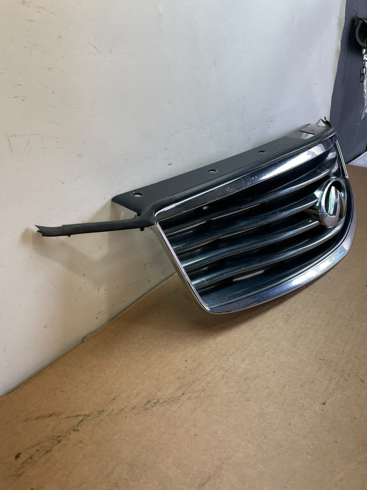 2008 - 2012 Infiniti EX35 Front Upper Grill Grille w/o Camera AF8768 DG2