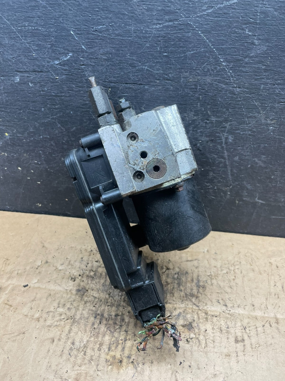 2003 2007 Ford E250 E350 Anti-Lock ABS Antilock Brake Pump r4408 DG1