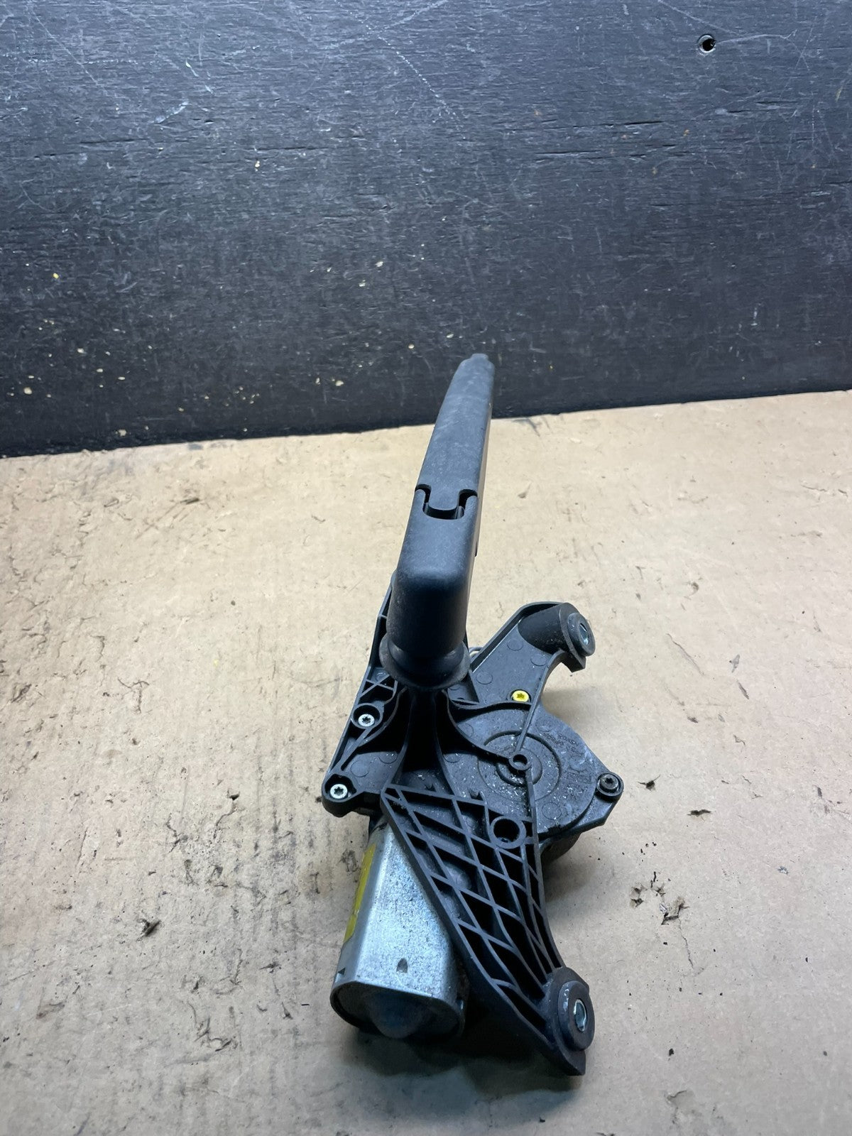 2011 to 2014 Ford Edge Licnoln MKX Rear Windshield Wiper Motor OEM W6853 DG4