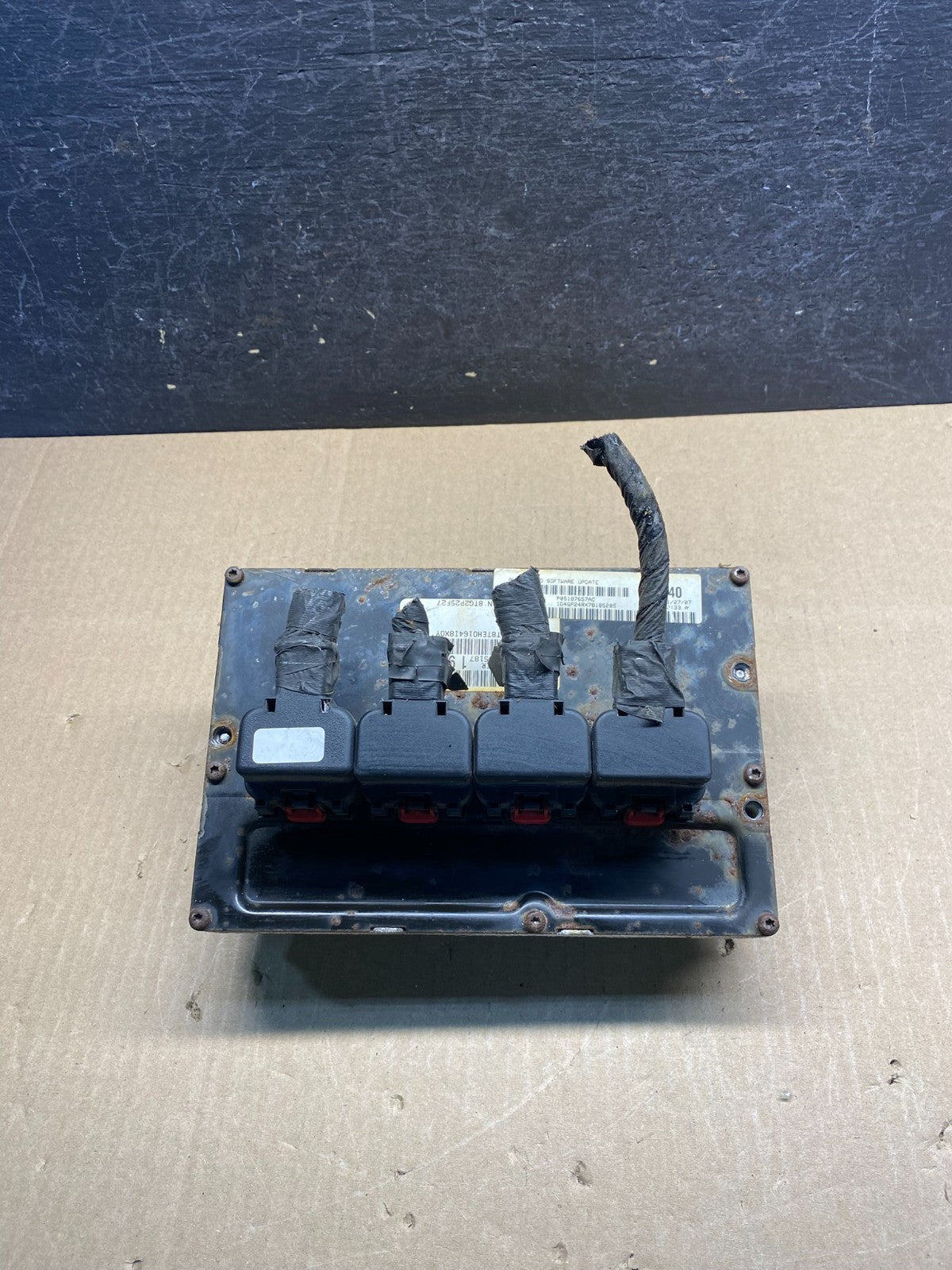 2005 Chrysler Caravan 3.3L Engine Control Unit ECU P05187657AC AG7479 DG0