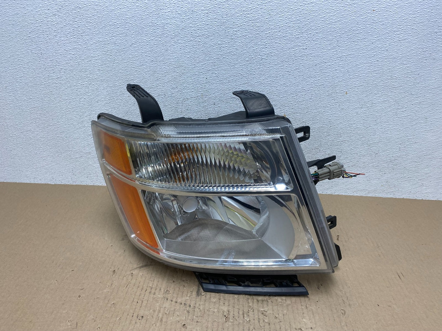2012 to 2021 Nissan NV1500 NV2500 NV3500 Right Passenger Headlight AE7058 DW0