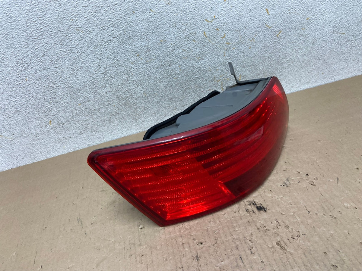 2009 to 2010 Hyundai Sonata Left Driver Lh Side Tail Light AI2413 LK2